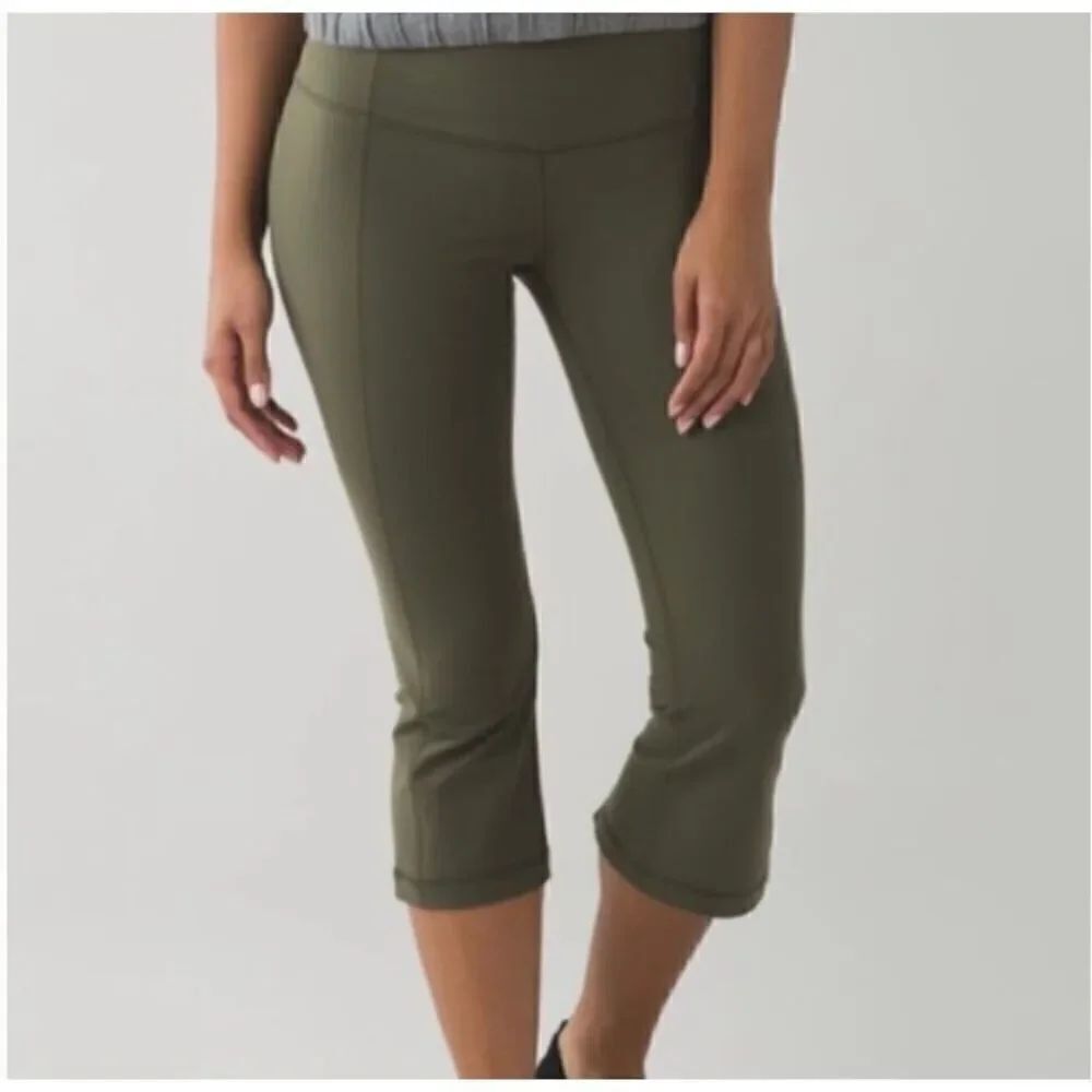 Lululemon Crop II Fatigue Green Womens Size 4